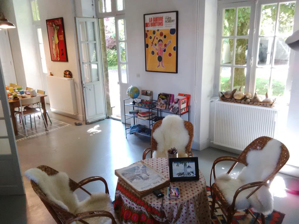 Bed and Breakfast La Bonne Ecole à Les Landes-Genusson Extérieur photo